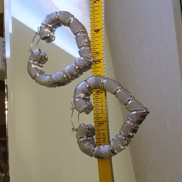 Women's 3" bamboo heart hoop earrings hollow in make silver in color - Picture 5 of 6